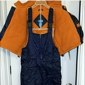 New snow suit size 3t 4t new with tag